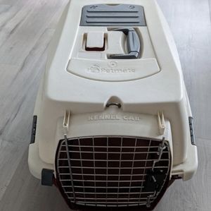 Petmate Compass Plastic Pets Kennel with Chrome Door Medium Size